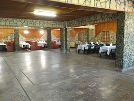 Casa de închiriat 12 camere, în Ovidiu, zona Central