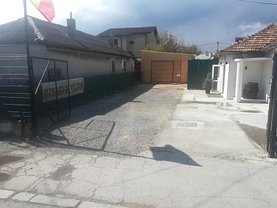 Închiriere spaţiu comercial