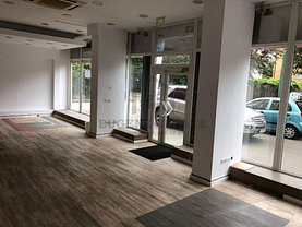 Închiriere spaţiu comercial
