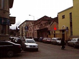 Vânzare spaţiu comercial