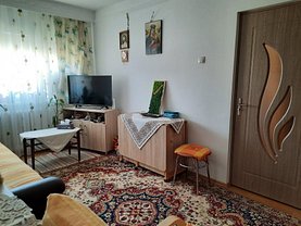 Apartament de vânzare 3 camere, în Cisnădie, zona Central