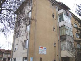 Apartament de vânzare 2 camere, în Motru, zona Central
