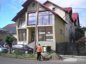 Apartament de vânzare 2 camere, în Radauti, zona Central