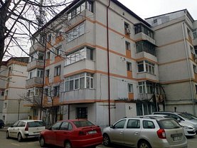Apartament de vânzare 3 camere în Botosani, Sud-Vest