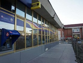 Închiriere spaţiu comercial