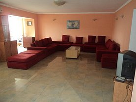 Apartament de închiriat 3 camere, în Constanta, zona Central
