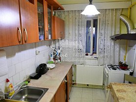 Apartament de vânzare 3 camere, în Constanta, zona Tomis Nord