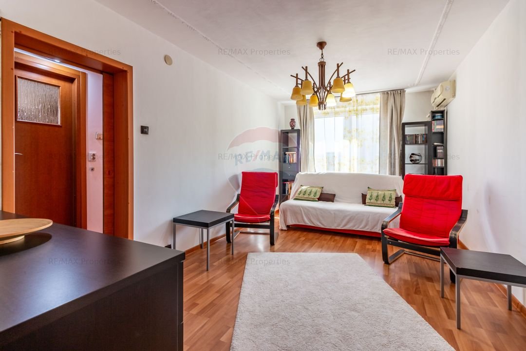 Apartament cu 3 camere, 2 bai de vanzare in zona Rahova/Margeanului