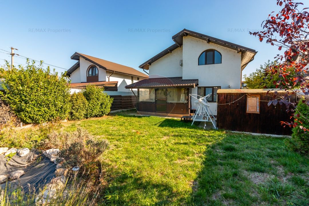 Casa / Vila in Samurcasi, langa lac, individuala