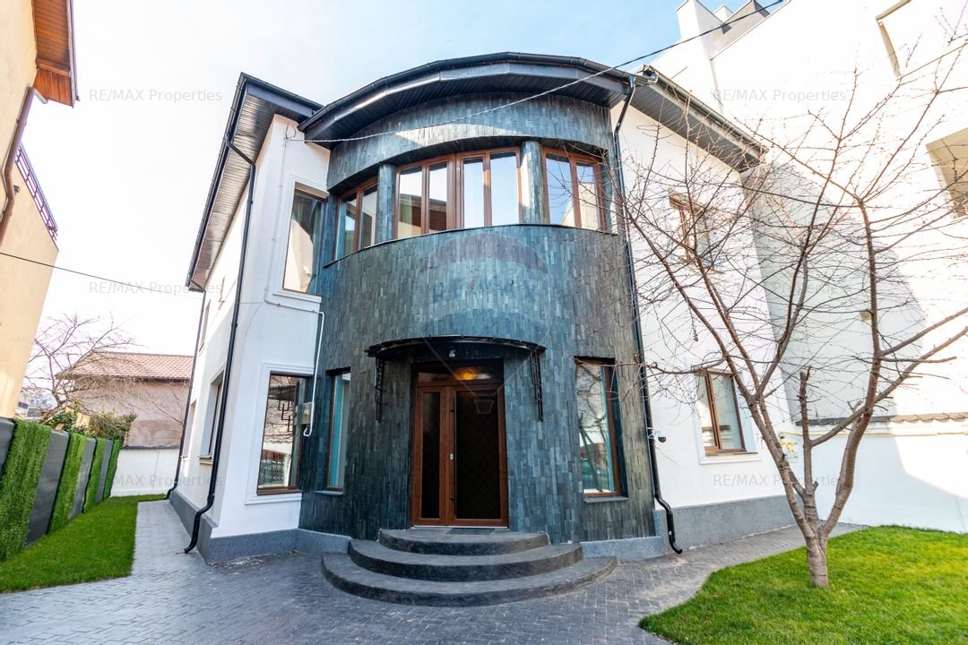 Casa individuala in Aviatiei, adiacent Bulevardul Aerogarii, 4xparcare