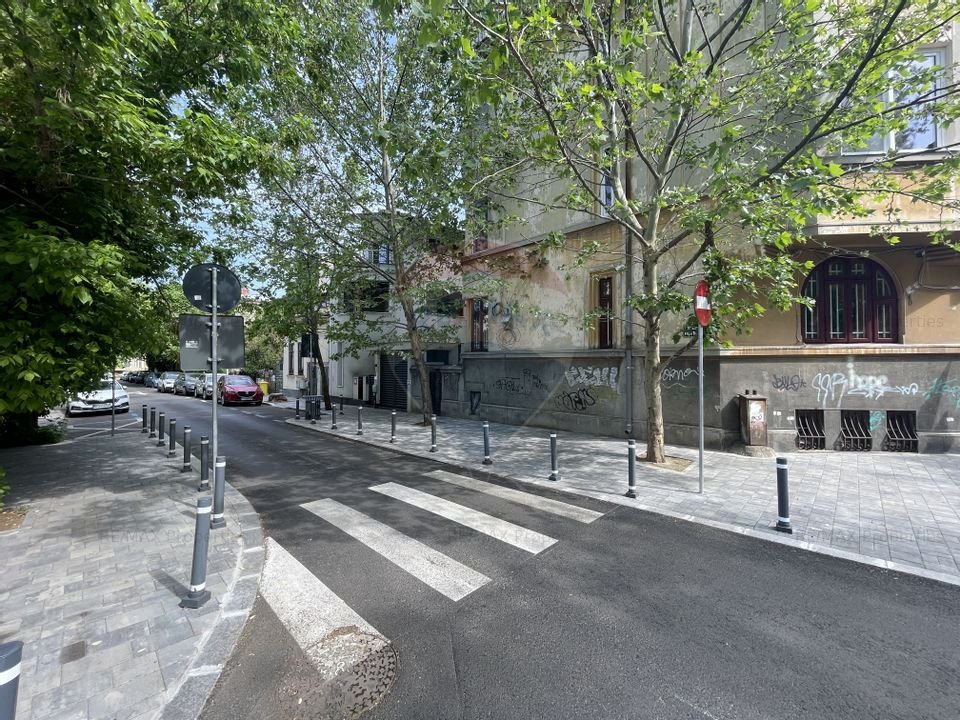 Casa de renovat cu teren I Central - strada Popa Soare