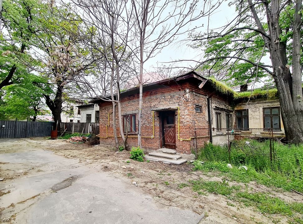 De Vanzare! Teren cu constructie, 345 mp, Piata Chirigiu/ Vistierilor