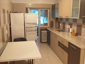 Apartament de închiriat 3 camere, în Constanta, zona Universitate