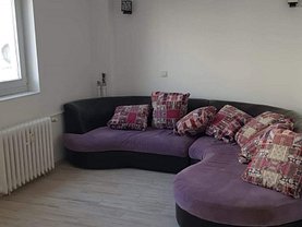 Apartament de închiriat 3 camere, în Constanţa, zona Capitol