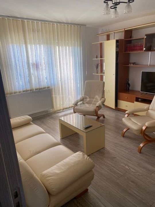 Vanzare apartamemnt cu 4 camere, central in Apahida.