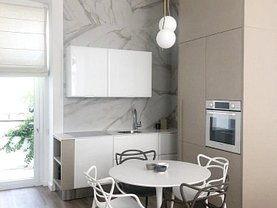 Apartament de închiriat 3 camere, în Brasov, zona Central