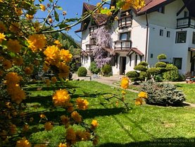 Casa de închiriat 5 camere, în Sacele, zona Central