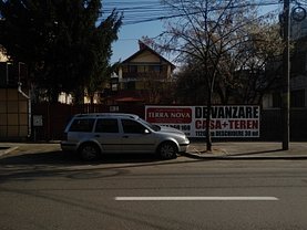 Casa de vânzare 7 camere, în Pitesti, zona Ultracentral