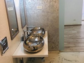 Casa de închiriat 4 camere, în Pitesti, zona Prundu