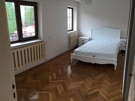 Casa de vânzare 8 camere, în Pitesti, zona Gavana 3