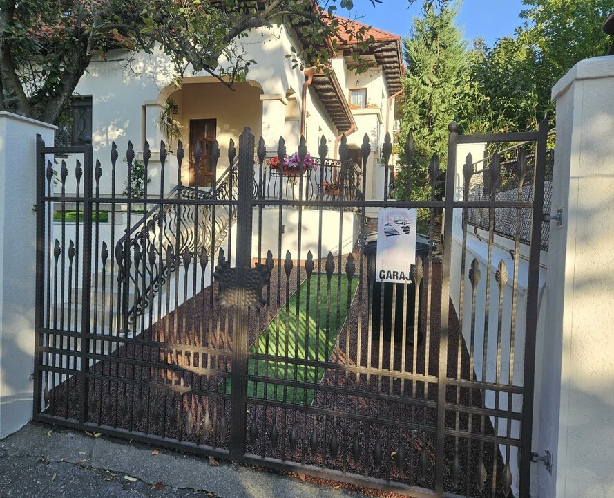 Vila zona centrală, teren 800 mp