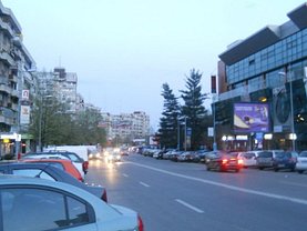 Închiriere spaţiu comercial