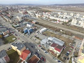 Închiriere spaţiu comercial