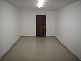 Vânzare spaţiu comercial