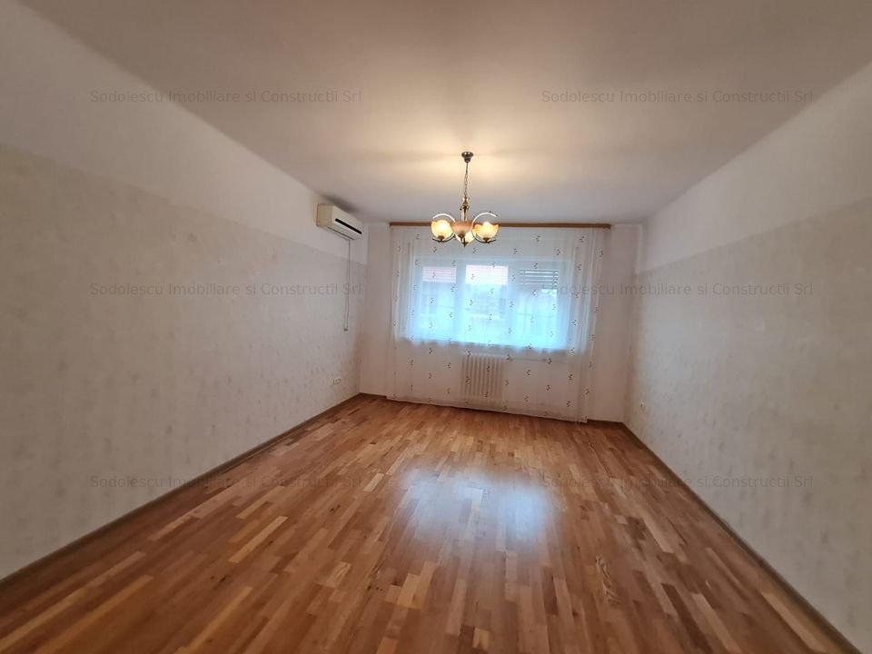 Apartament 4 camere la 5 minute de Piata Unirii