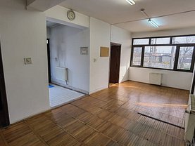 Casa de închiriat 21 camere, în Timişoara, zona Lipovei