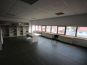 Vânzare spaţiu industrial