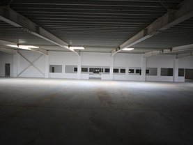 Vânzare spaţiu industrial