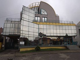 Vânzare spaţiu comercial