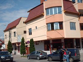 Vânzare spaţiu comercial
