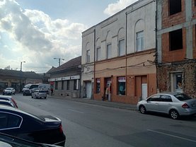 Vânzare spaţiu comercial