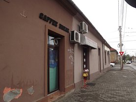 Vânzare spaţiu comercial