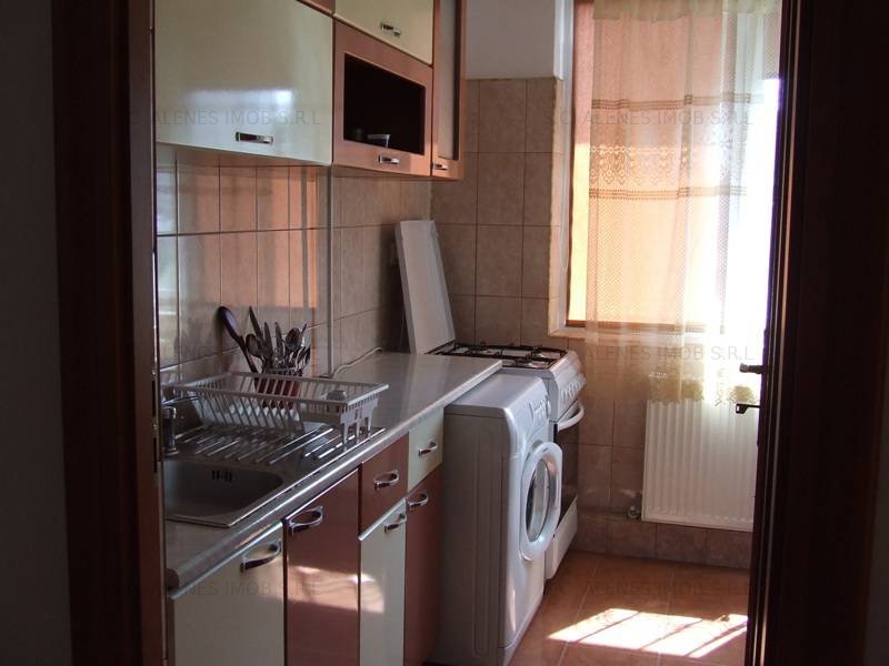 De inchiriat apartament 3 camere,mobilat , zona ultracentrala(Hristo Botev) - imaginea 5