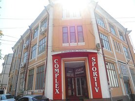 Închiriere spaţiu comercial
