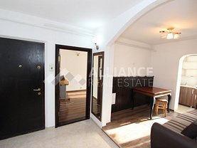 Apartament de închiriat 4 camere, în Iaşi, zona Podul de Fier