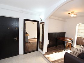 Apartament de vânzare 3 camere, în Iaşi, zona Podul de Fier