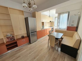 Apartament de închiriat 3 camere, în Iaşi, zona Centru Civic