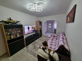 Apartament de vanzare 4 camere, în Iasi, zona Frumoasa
