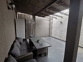 Apartament de vanzare 3 camere, în Constanta, zona Trocadero