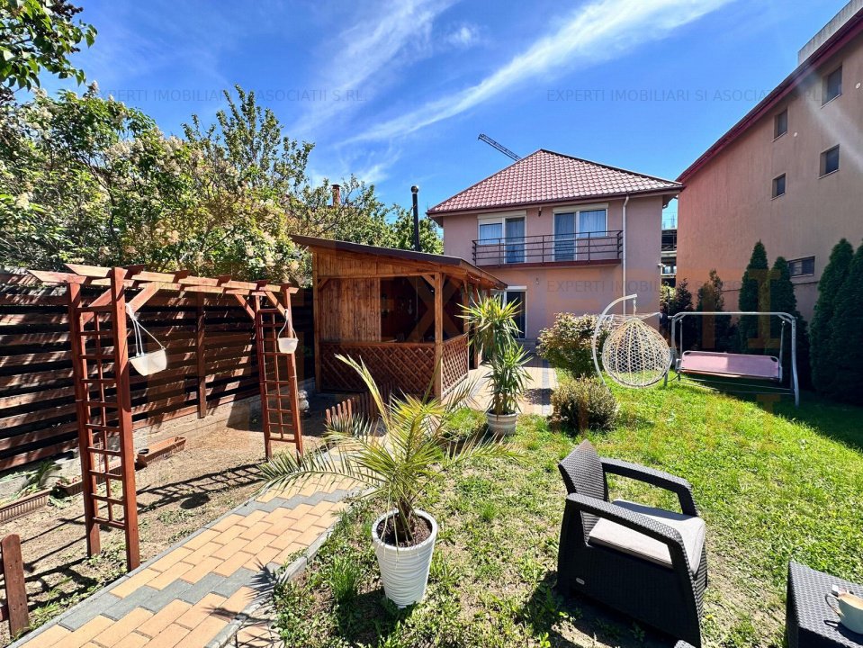 Casa primitoare zona Mamaia Sat