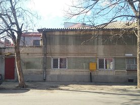 Vânzare spaţiu comercial