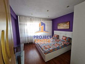Apartament de vânzare 4 camere, în Piteşti, zona Banat