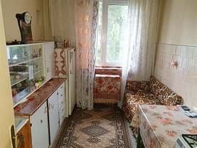 Apartament de vânzare 2 camere, în Pitesti, zona Calea Bucuresti
