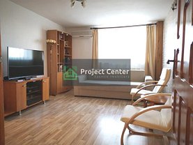 Apartament de vânzare 3 camere, în Pitesti, zona Ceair