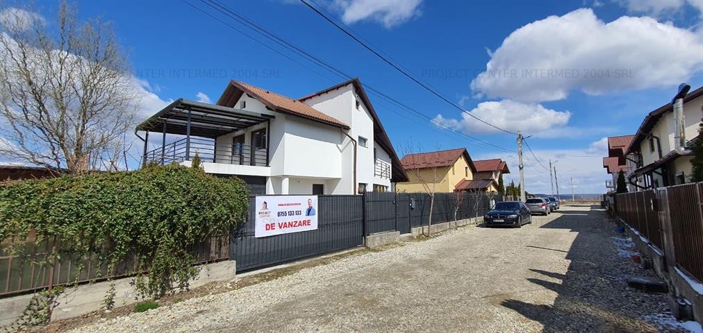 Vila smart in zona Aerodrom - Bradu
