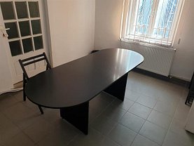 Casa de închiriat 4 camere, în Pitesti, zona Central
